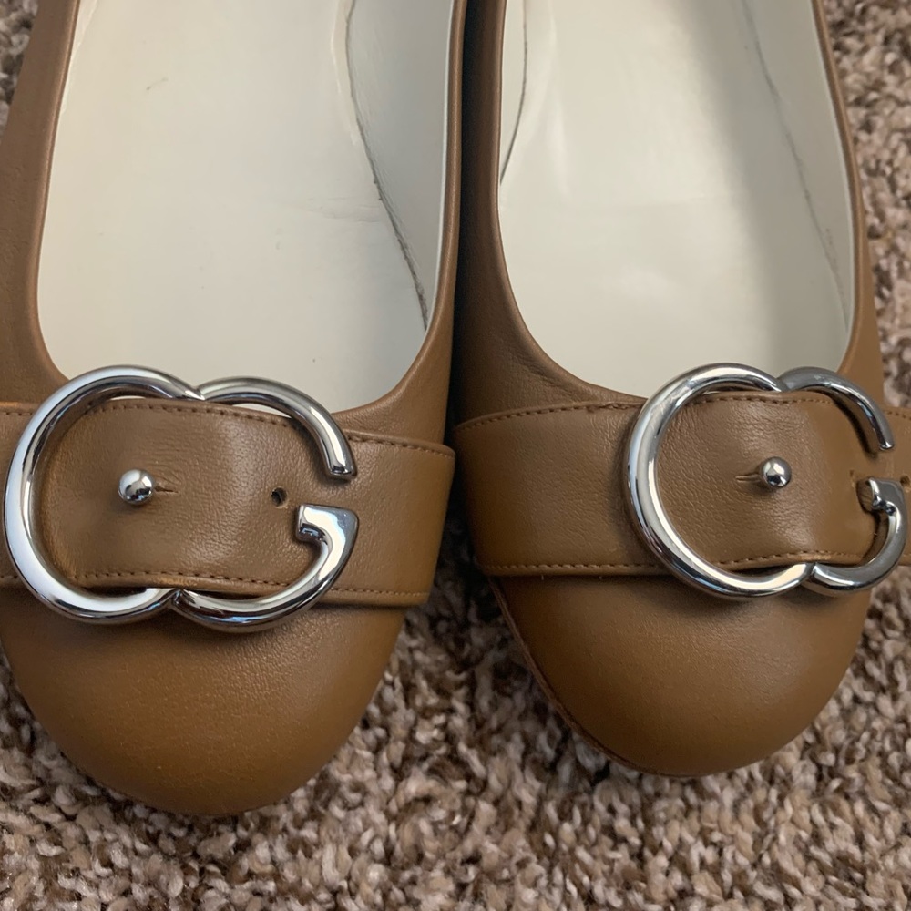 Gucci Sachalin Ballet flat taupe leather with silver logo Sz 41